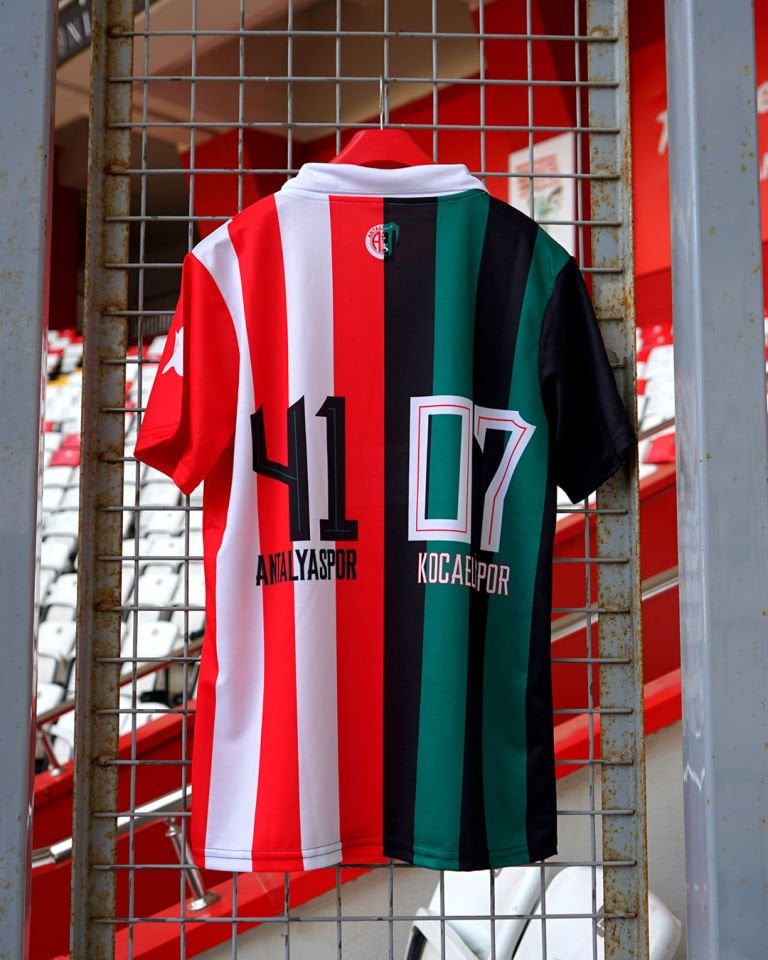 ANTALYASPOR KOCAELİSPOR KARDEŞLİK FORMASI